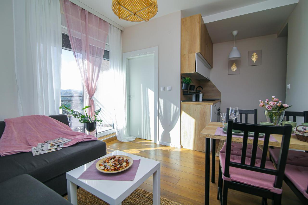 Apartament Narcis 17 - Novonamesteni Sa Prelepim Pogledom Na Tornik