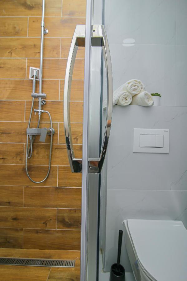Apartament Narcis 17 - Novonamesteni Sa Prelepim Pogledom Na Tornik