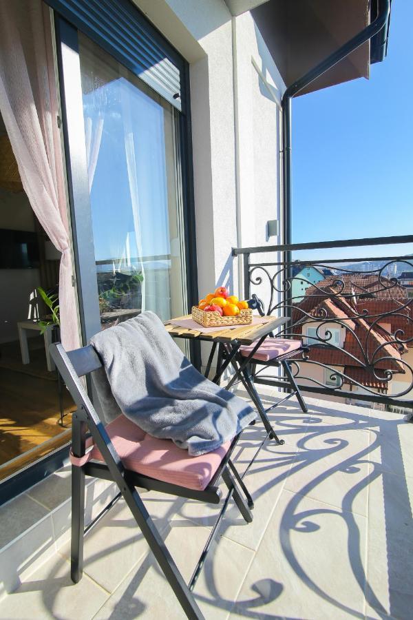 Apartament Narcis 17 - Novonamesteni Sa Prelepim Pogledom Na Tornik *